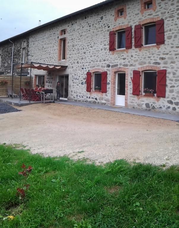 Villa Au Nid D'Hirondelles Saint-Andre-de-Chalencon Habitación foto