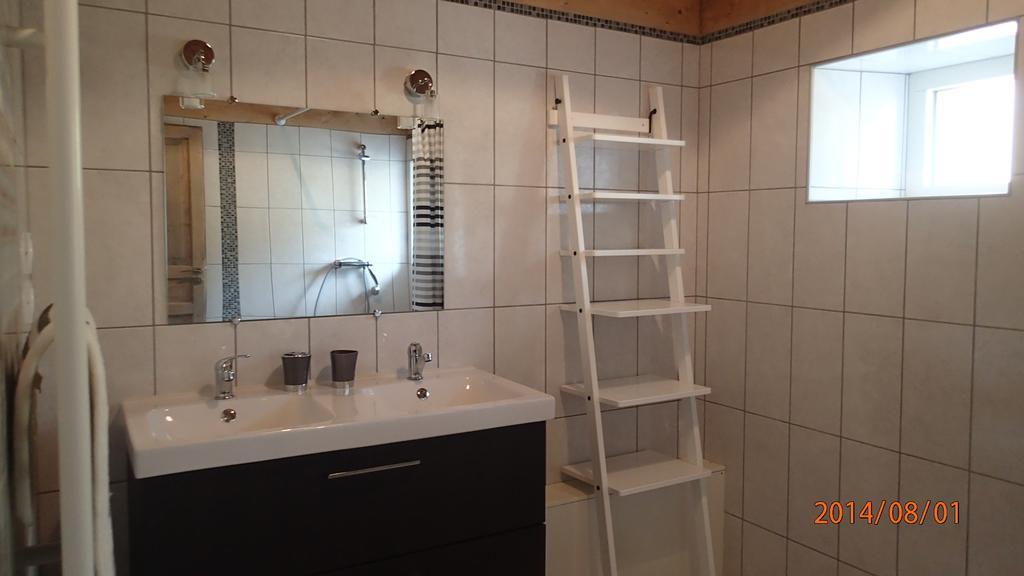 Villa Au Nid D'Hirondelles Saint-Andre-de-Chalencon Habitación foto